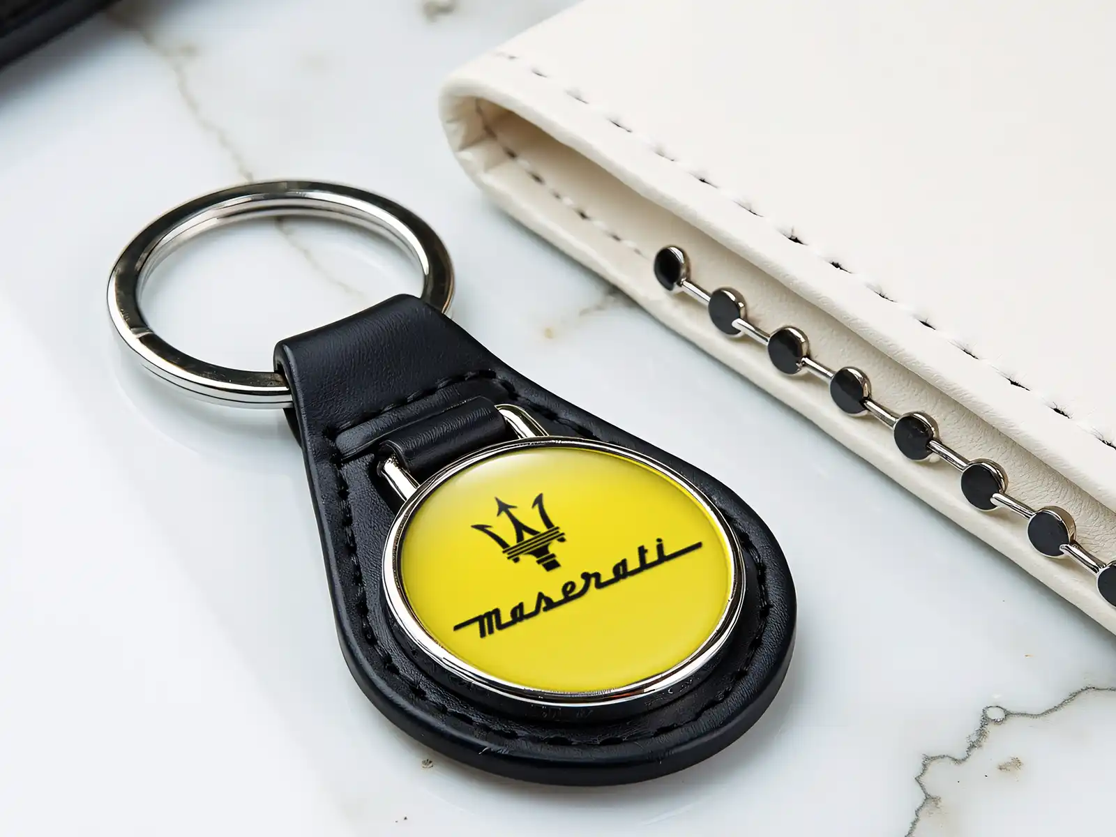 Maserati Cadena Llave a Medida Robusto Mascota Look Moderno